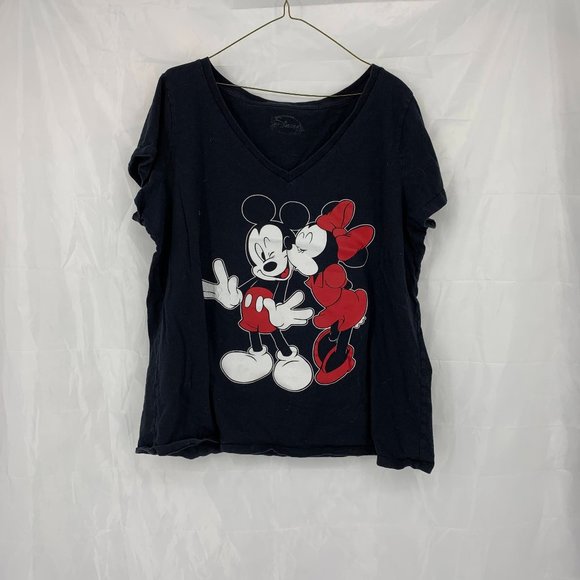 Disney Tops - Disney Size 2X Black Short Sleeve Graphic Tee
